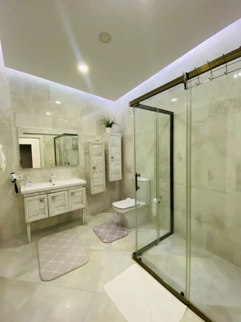 listing card gallery