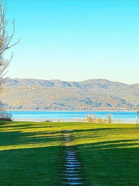 listing card gallery